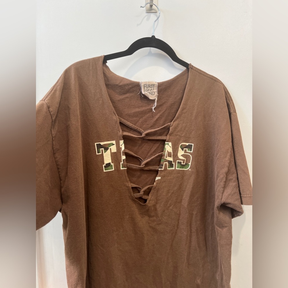 LF Tee - Picture 5 of 6